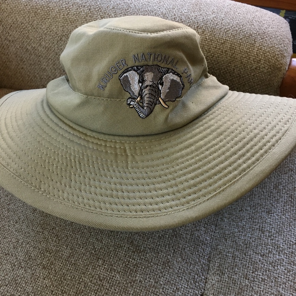NWOT authentic African safari hat w/elephant logo